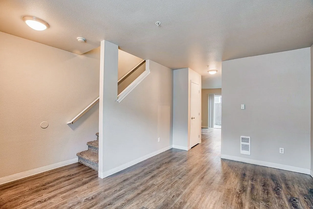 Vanessa View Townhomes — Photo 3