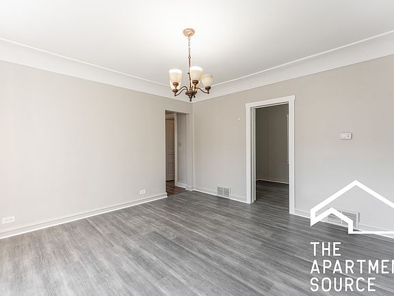 5th image of 2853 W Dickens Ave #2
