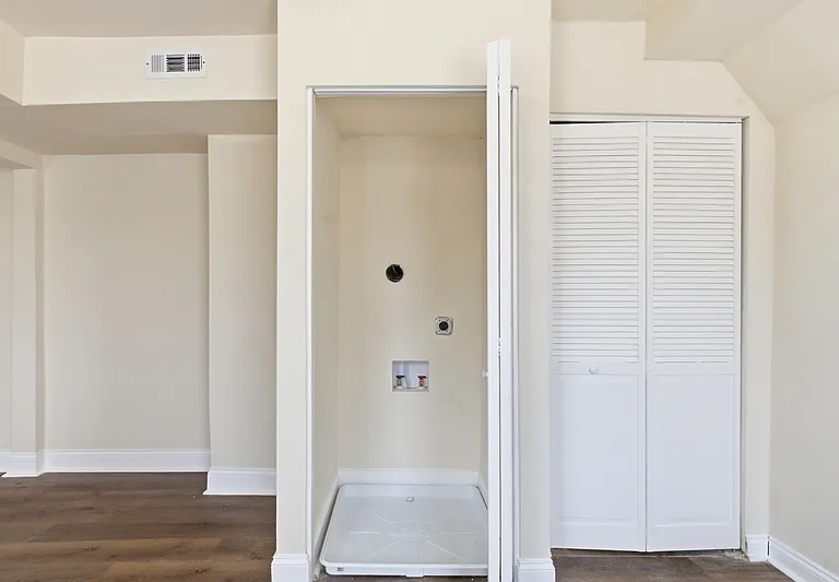 910 N Arlington Ave #2 — Photo 6