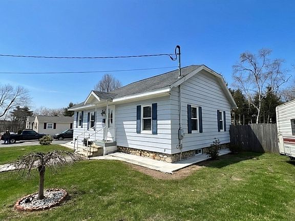 3rd image of 13 Berkley St