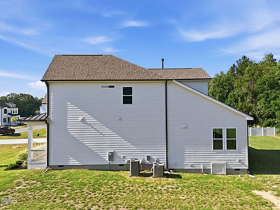 5th image of 230 Scotland Dr