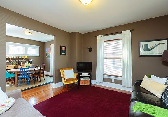 3rd image of 1336 Logan St SE