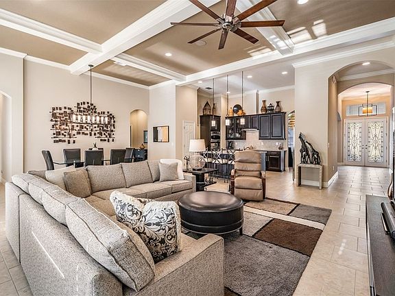 3rd image of 32052 Summerglade Dr