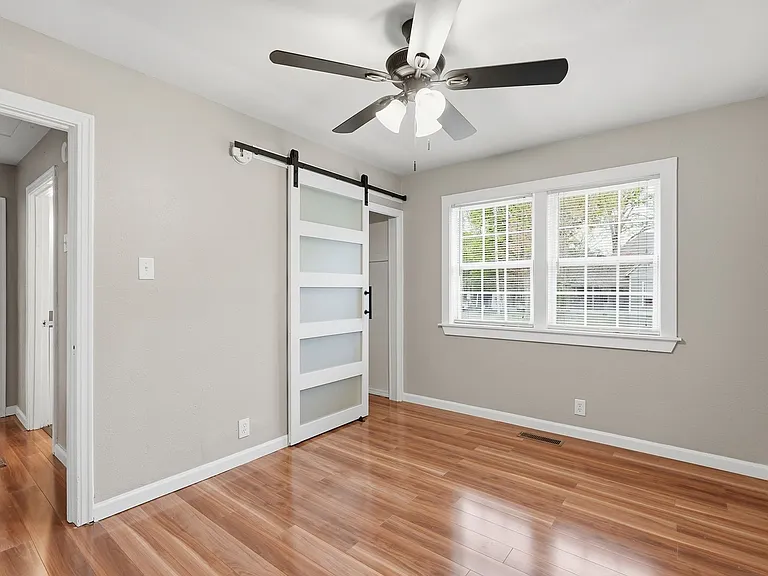1318-1320 S Summit St — Photo 32