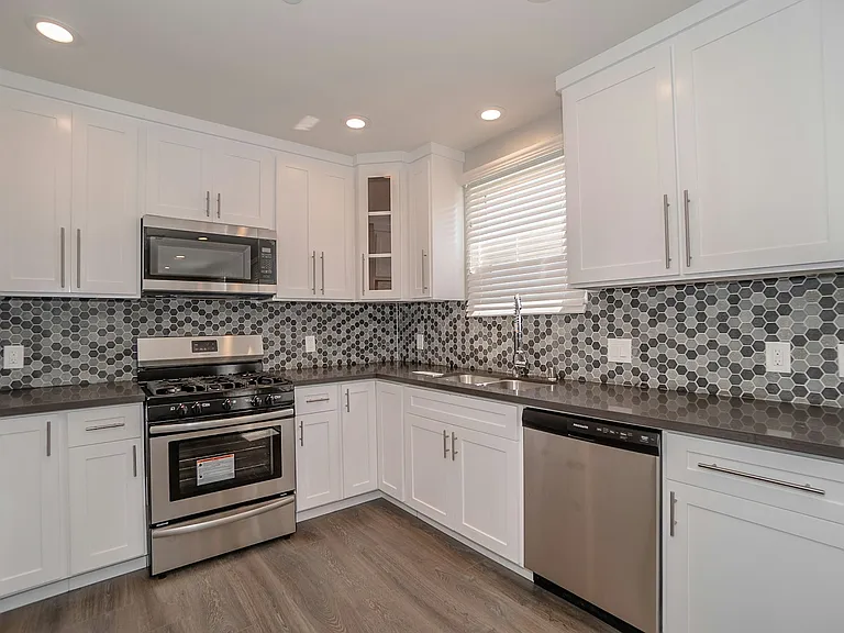 2631 S La Salle Ave #2631 — Photo 6