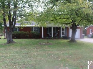 136 Bel Aire Dr, Mayfield, KY 42066