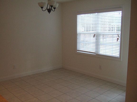 5th image of 103 Madison Bay Dr