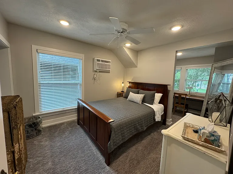 709 S Phillips Ave #2 — Photo 8