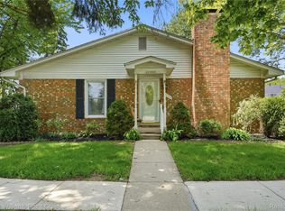 42003 Toddmark Ln, Clinton Township, MI 48038