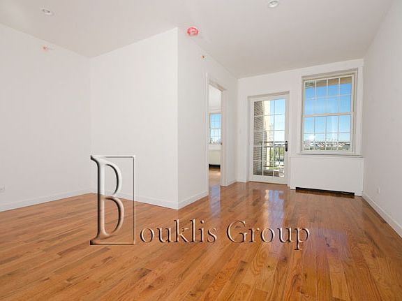 4th image of 25-25 Astoria Blvd #3D