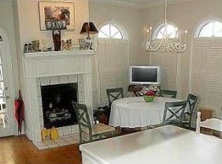 1017 E Brow Rd, Lookout Mountain, TN 37350