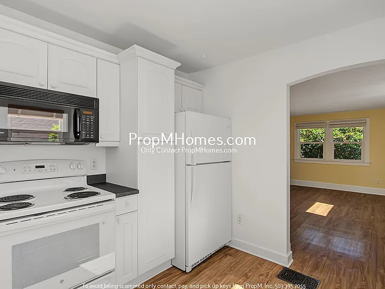 9038 NE Humboldt St — Photo 5