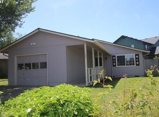 233 F St, Creswell, OR 97426