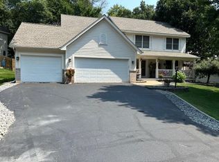 7493 Hidden Valley Ct S, Cottage Grove, MN 55016