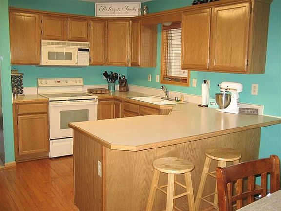4th image of 2205 Andover Dr