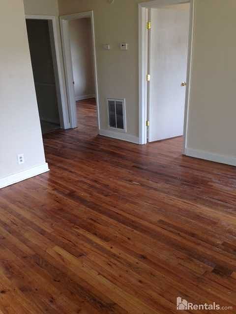 2nd image of 2224 Custer St #1