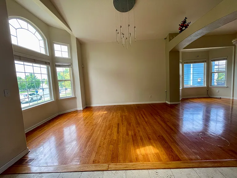 5447 S Valdai St — Photo 7