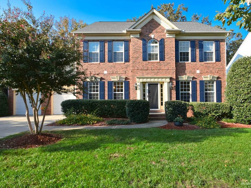 Stunning Curb Appeal!