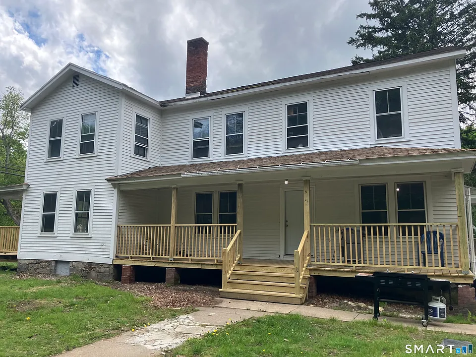 28 Village St