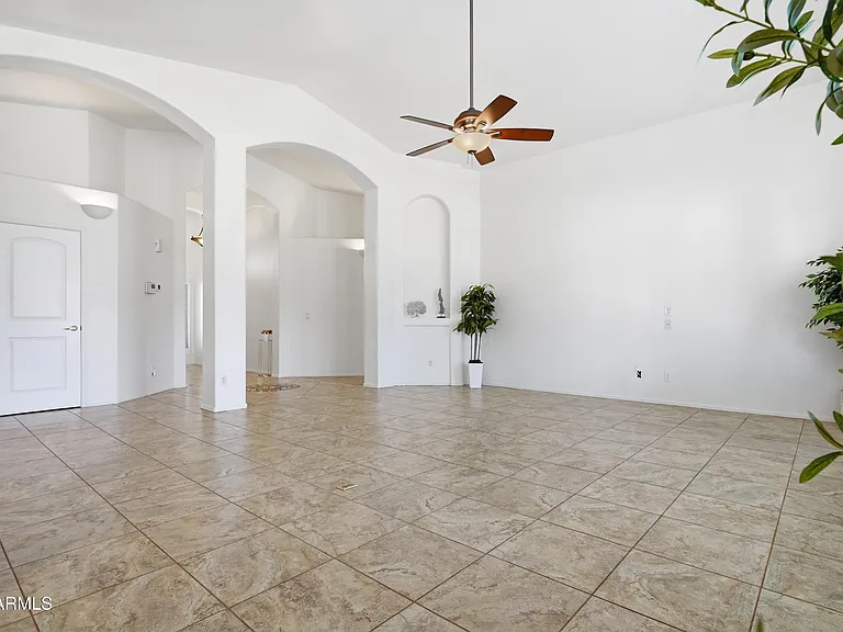 4441 E Cottonwood Ln — Photo 16