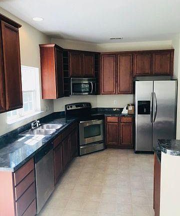4th image of 312 Burton Ct
