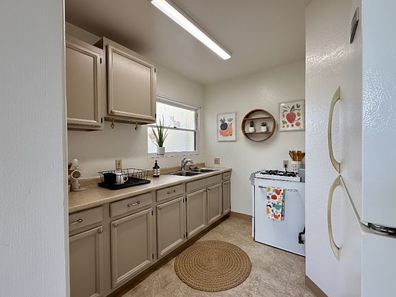 4th image of 2036 29th St #0