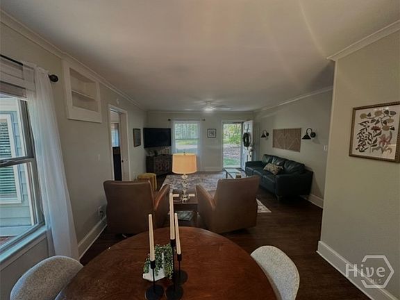 3rd image of 680 Belvoir Heights
