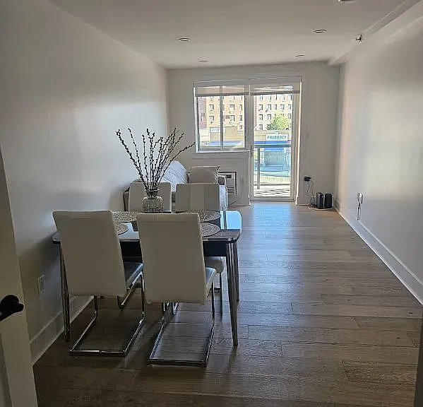 10210 Queens Blvd #302 — Photo 2