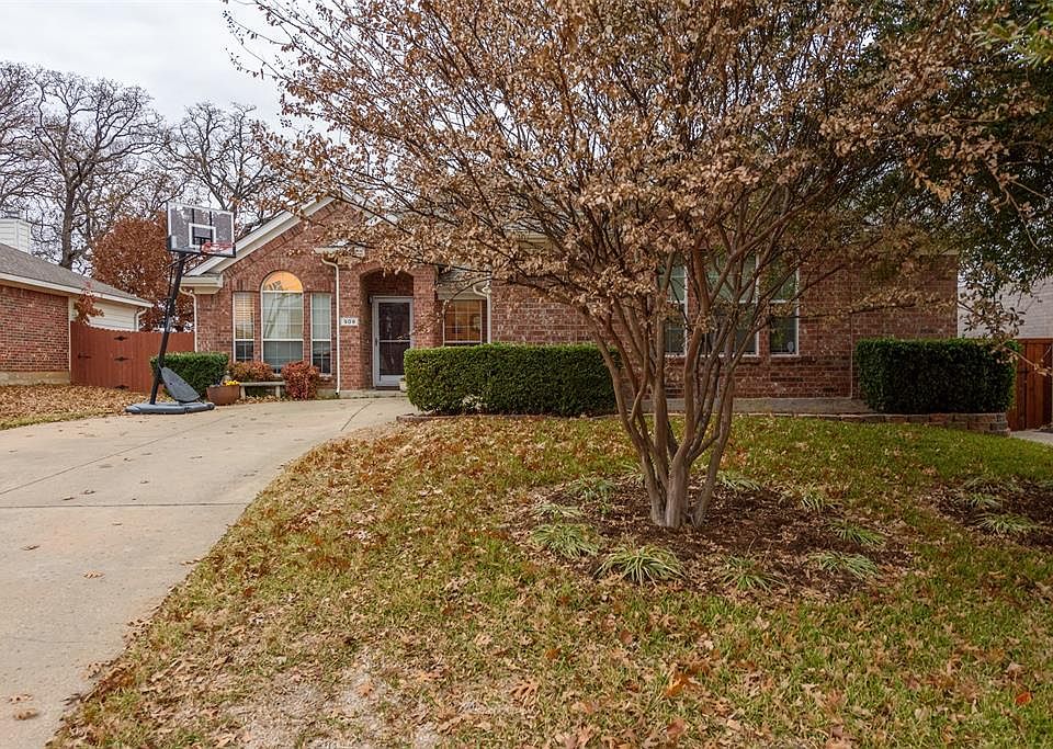 1st image of 909 Stoneway Dr