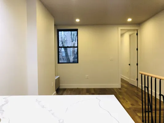 Rented by Nooklyn NYC LLC | media 42