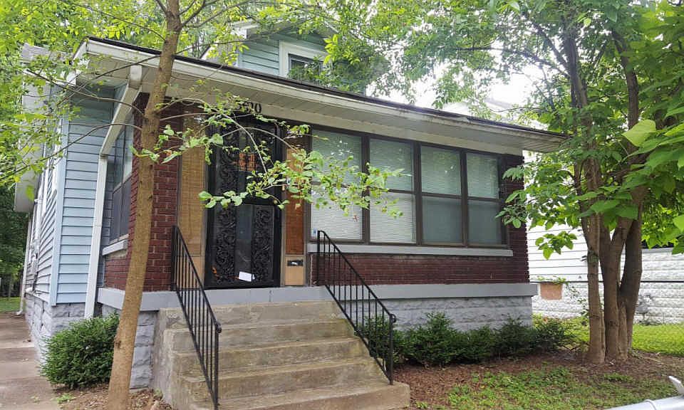 1st image of 3620 Larkwood Ave