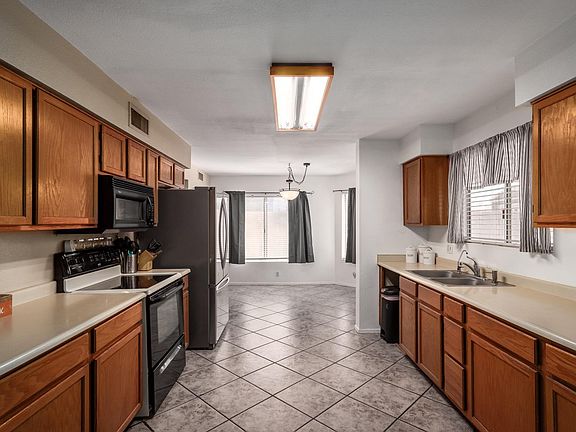 3rd image of 6645 N 84th Ln