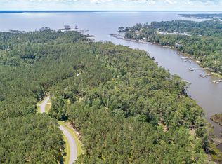 28 Madison Avenue, Oriental, NC 28571