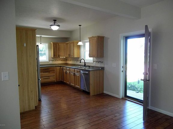 5th image of 351 N Franklin St