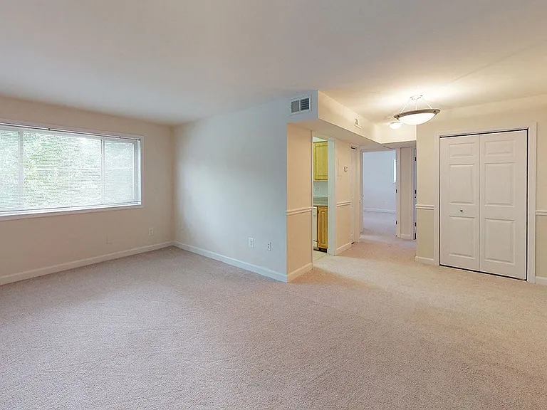 Woodlee Terrace Apartments — Photo 17