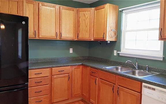 3rd image of 2812 NW Hartford Ct