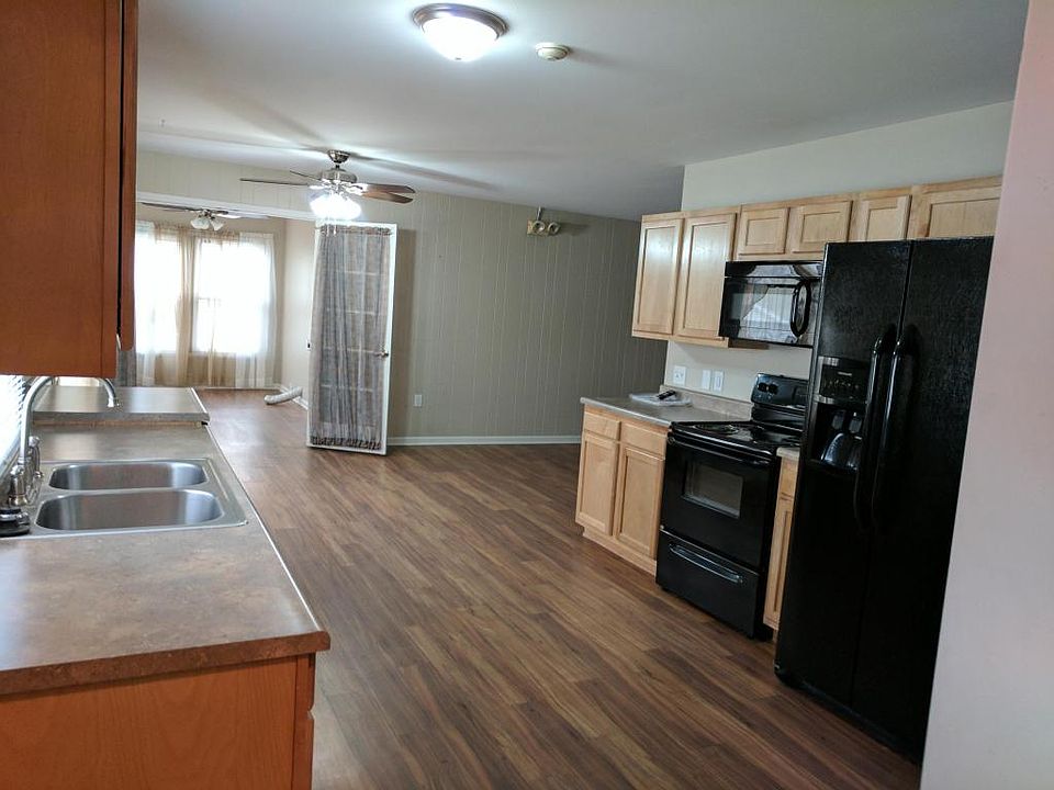 2nd image of 105 W 5th St