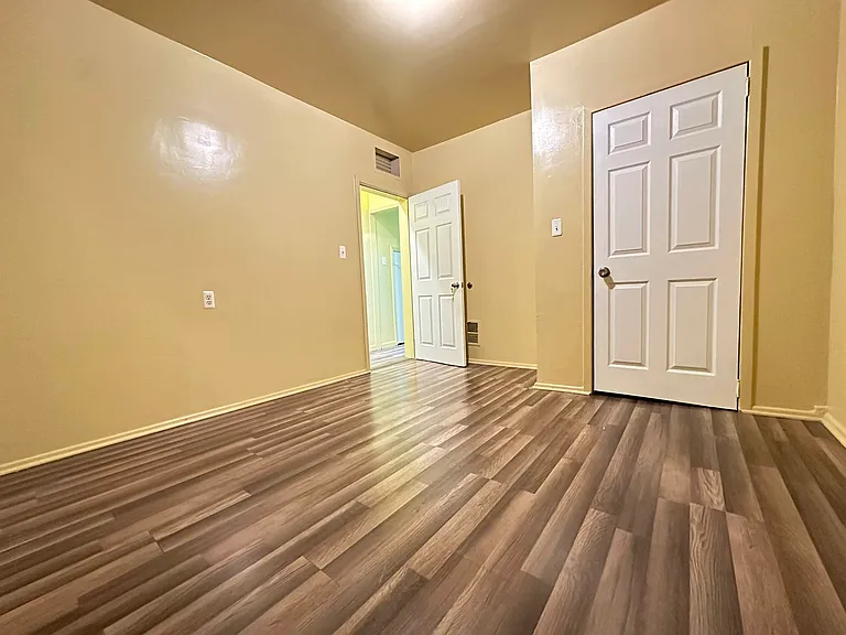 1189 Halsey St #2 — Photo 6