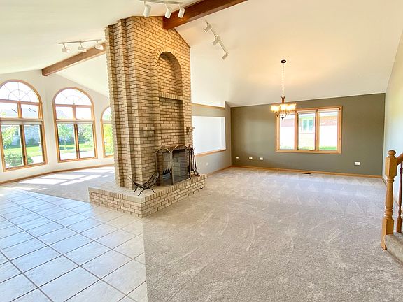 4th image of 8712 Brookside Glen Dr