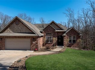 8 Brougham Ln, Bella Vista, AR 72714