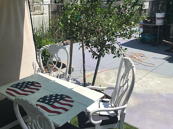 Eat outside enjoy our garden