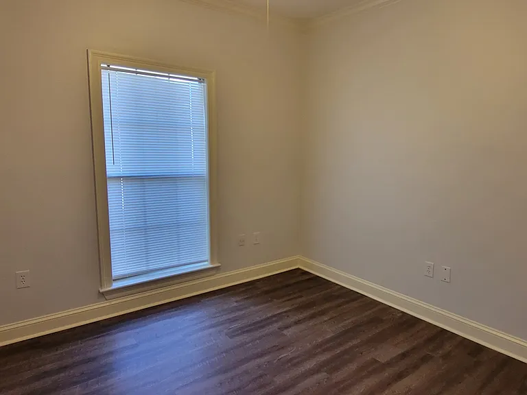 516 Windsor Dr — Photo 24