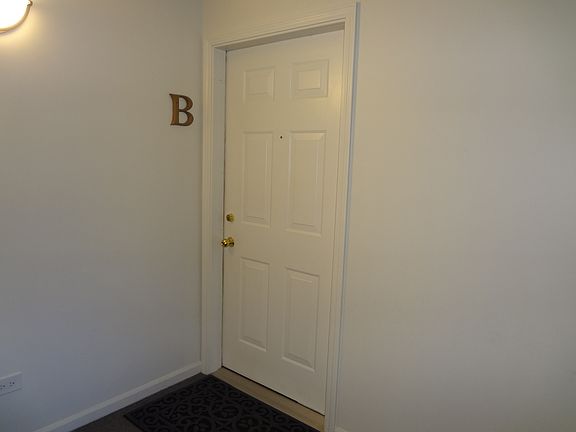 3rd image of 220 Brett Cir Unit B