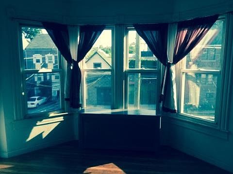 (1)Front Bedroom