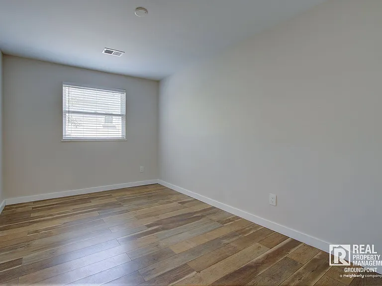 134 Congress St #B — Photo 11