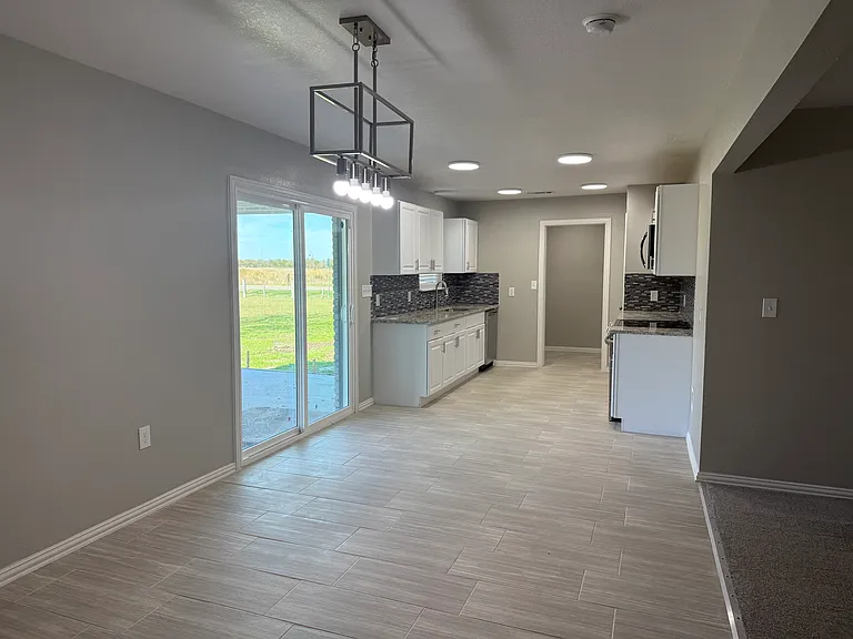 2631 FM 2736 — Photo 10