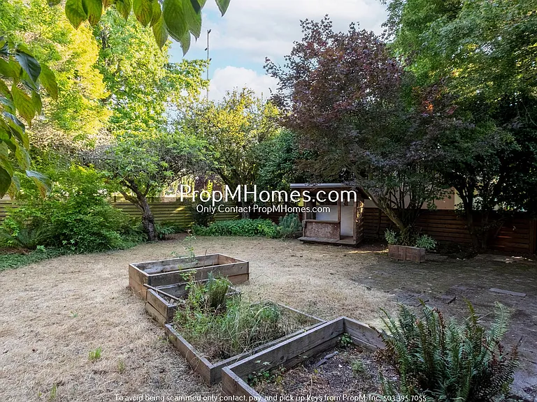 1027 SE 23rd Ave — Photo 19
