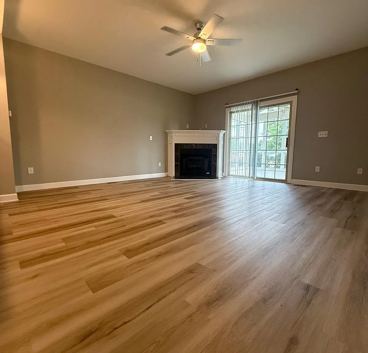 908 Shaula Dr — Photo 4