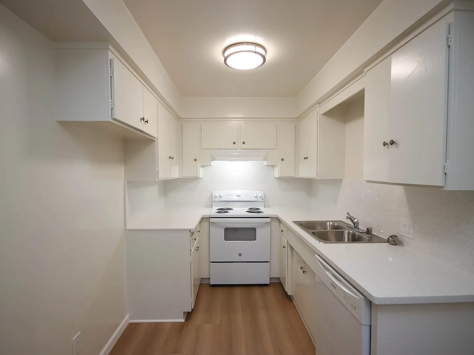 2 bed, $2,295 — Photo 2
