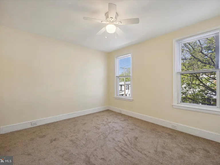 467 Ripka St — Photo 8
